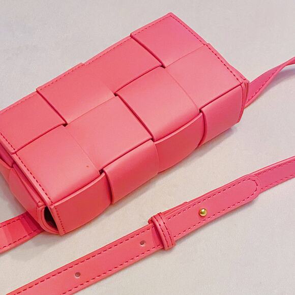 Bubble Gum Pink Candy Cube Woven Sling Crossbody Bag - Picture 1 of 5